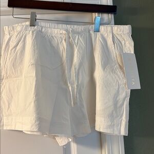 Athleta White Paradise Easy Shorts
